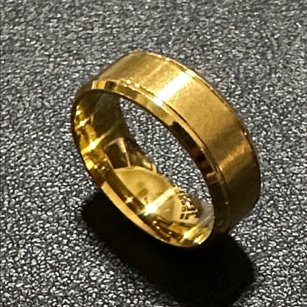 Gold Tone Polished Beveled Edge Brushed Finish Band Ring Unisex NEW